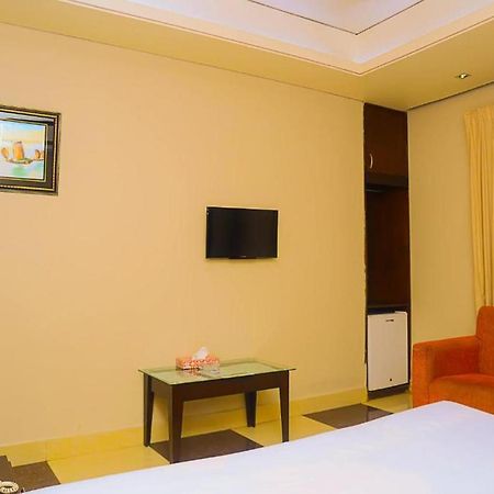 Hotel Royal Living Hotel & Suites Chittagong Eksteriør bilde