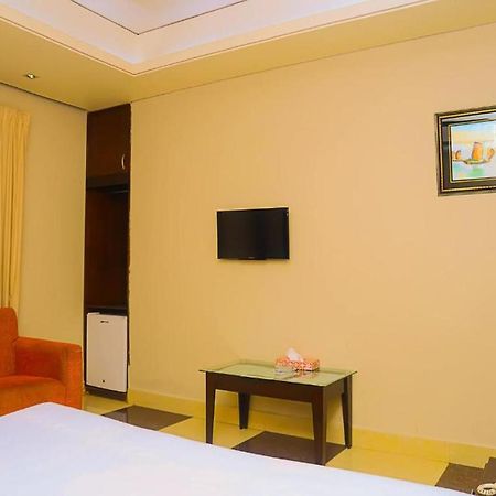 Hotel Royal Living Hotel & Suites Chittagong Eksteriør bilde