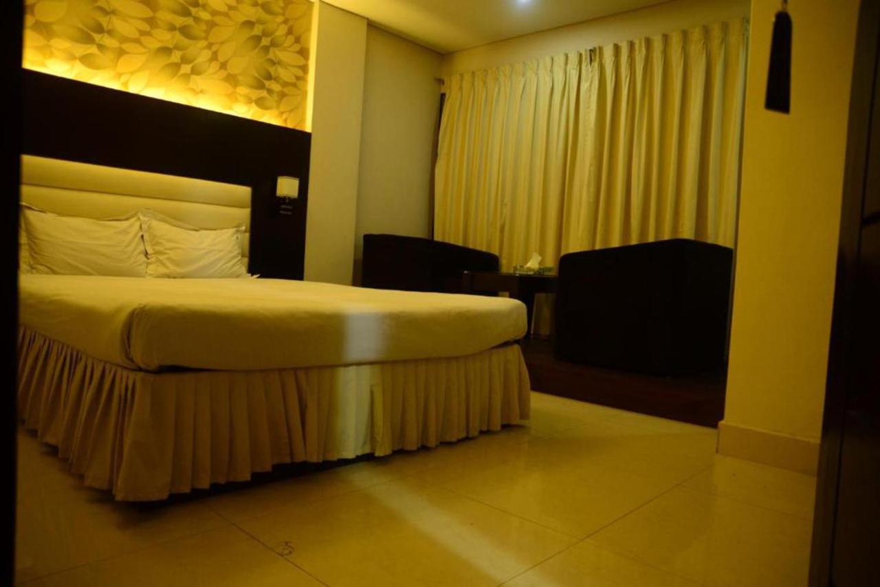 Hotel Royal Living Hotel & Suites Chittagong Eksteriør bilde