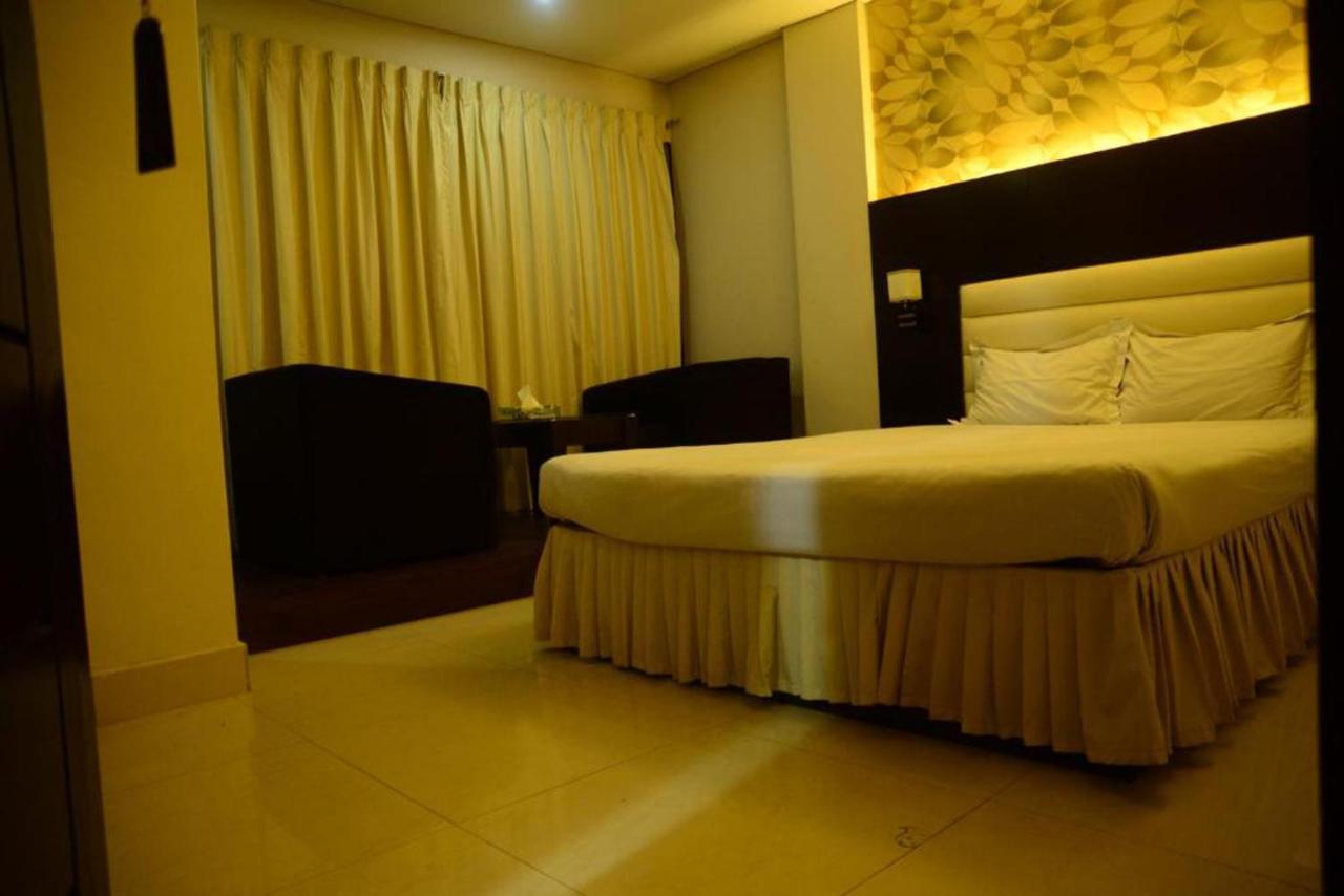 Hotel Royal Living Hotel & Suites Chittagong Eksteriør bilde